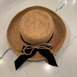 Elegant Straw Sun Hat w/ Black Bow – Chic